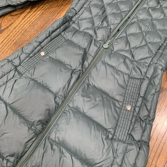 Like New Bernardo Women’s Long Down Jacket Dark Green Size XS Packable - Picture 4 of 12